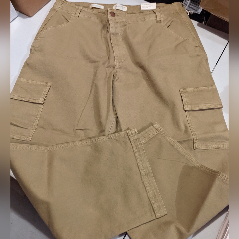 Universal Thread women's highrise slim straight cargo pants